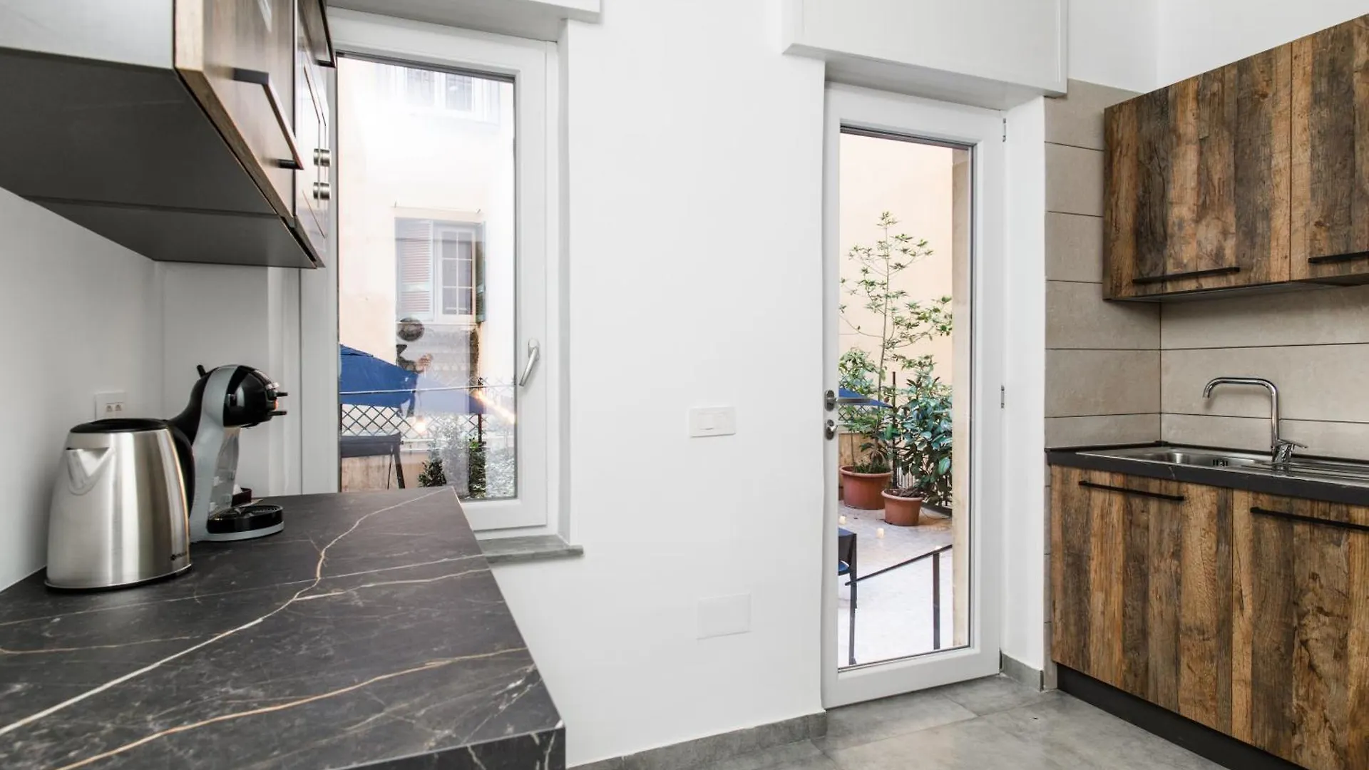 Guest house Salvator Rosa Rooms Naples Italy
